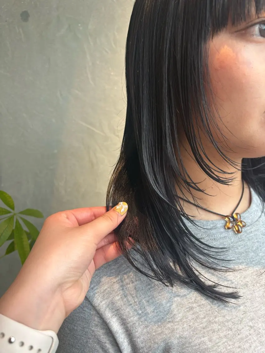 ミディアム カラー 透明感カラー カット ヘアカラー 秋吉 結愛のヘアスタイル