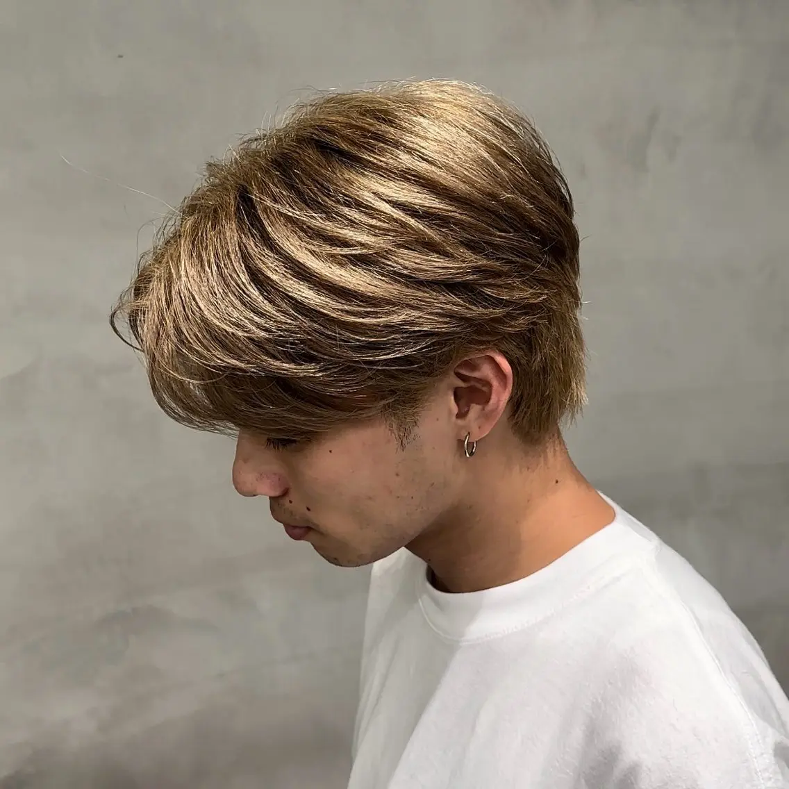カラー メンズ メンズブリーチ ベージュカラー ブリーチ ミルクティーベージュ 当日予約⭕️ 太田のヘアスタイル