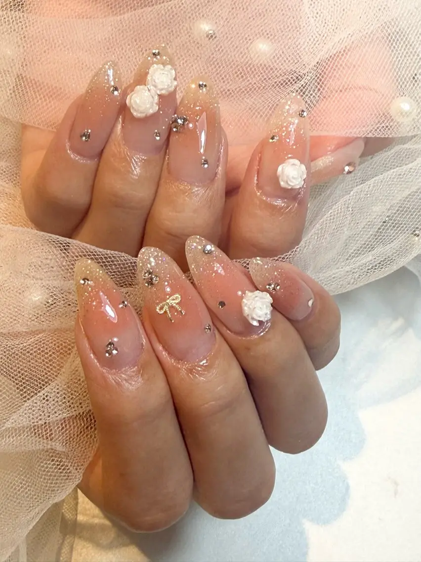 セミロング 韓国風ヘア nina beautyのネイルデザイン