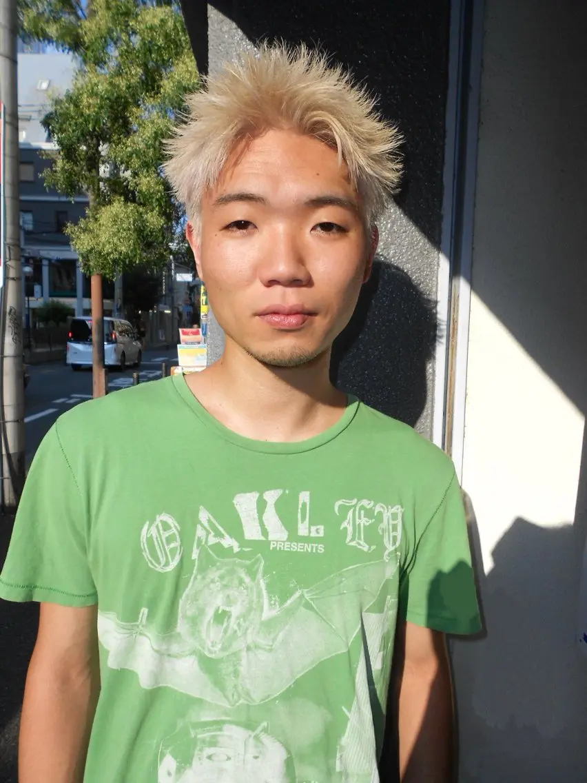 カラー メンズ スパイキーショート ブロンド ヘアカラー 福岡美容室ハイトーン koudaiのヘアスタイル