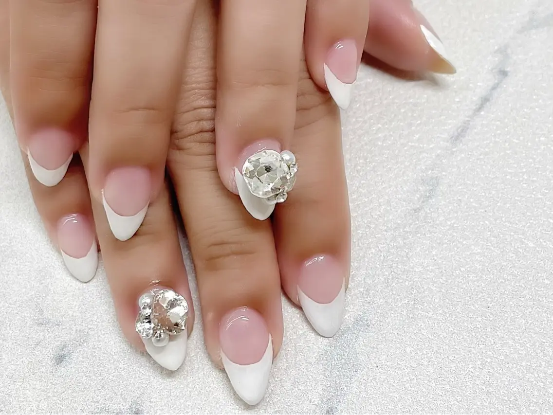 ネイル AYA Reginaのネイルデザイン
