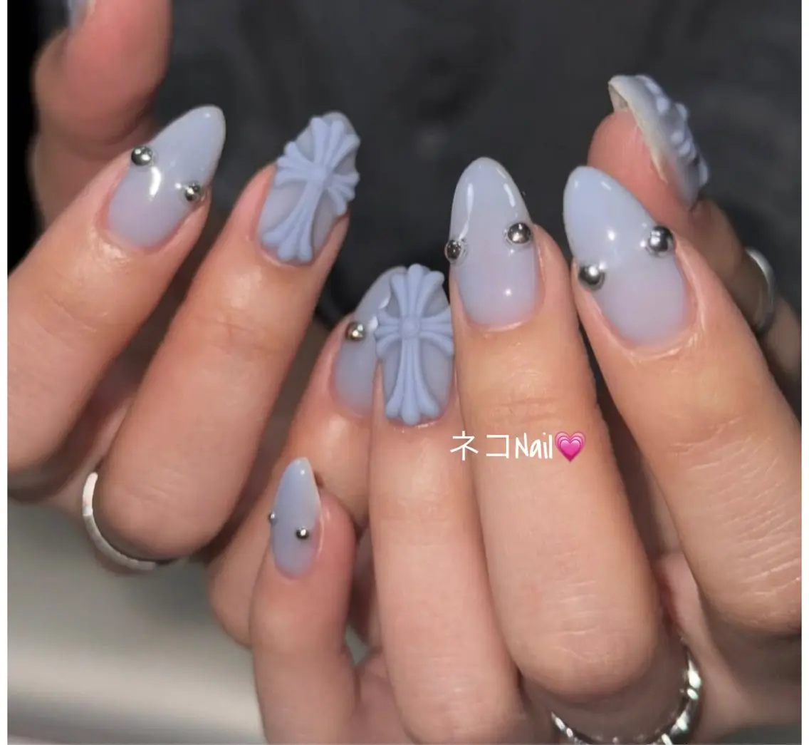 ネイル フレンチネイル ラメ(グリッター) ストーンネイル ワンホンネイル ハンドネイル ネコ Nailのネイルデザイン
