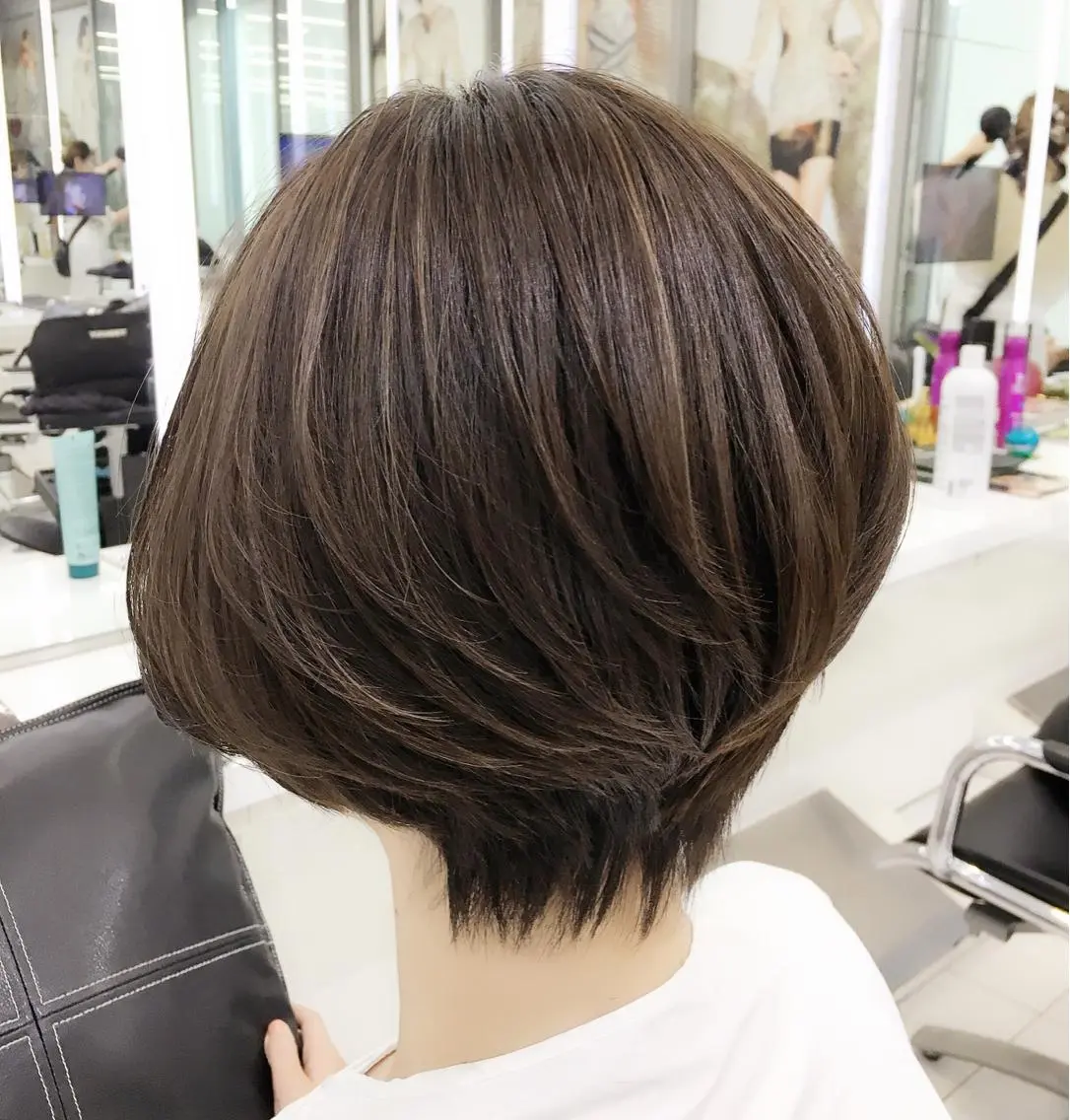 ショート パーマ ショートヘア ストレートパーマ 趙 英来のヘアスタイル