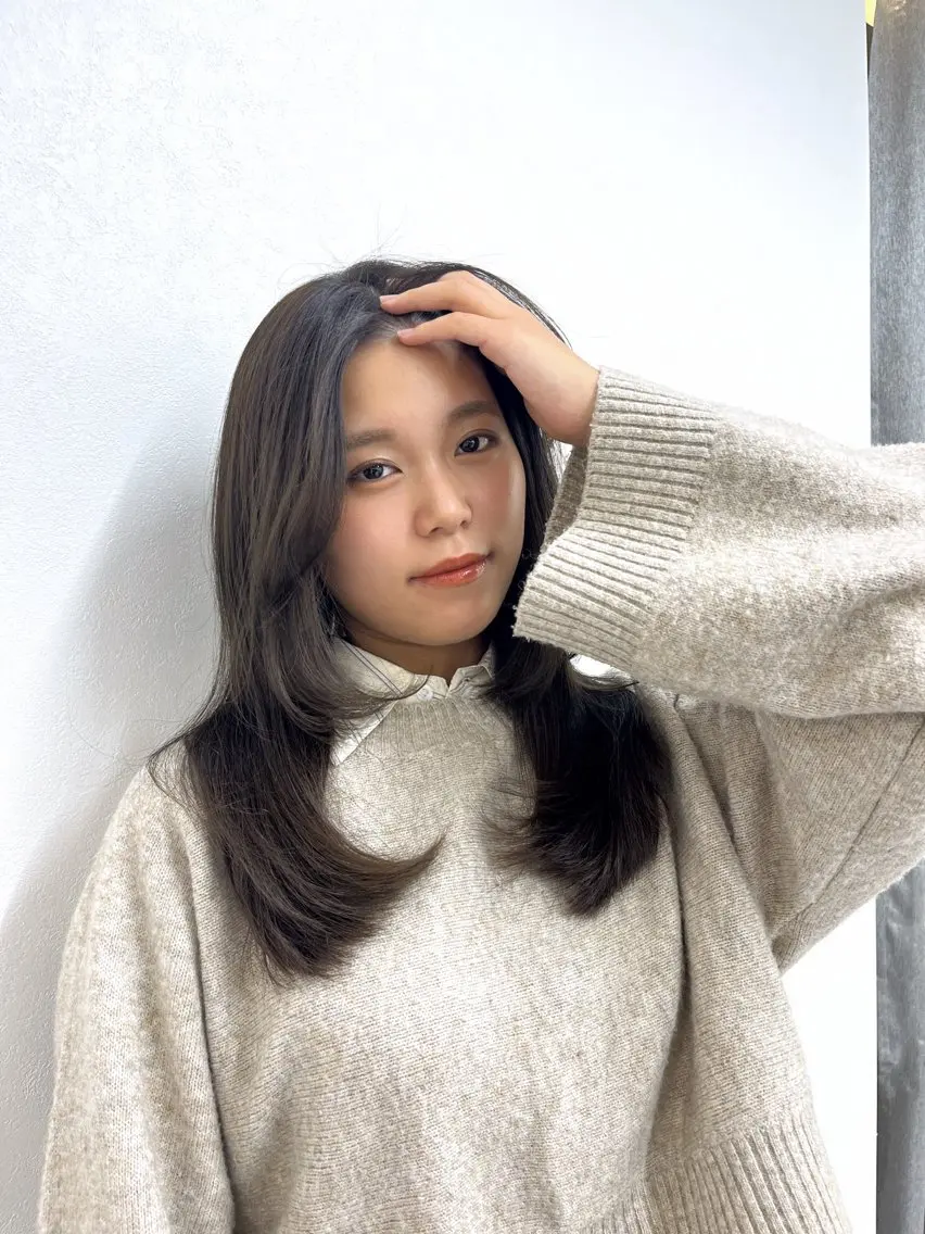 セミロング 𝑪𝒐𝒍𝒐𝒓 *𝒆  ［コロレ］のヘアスタイル