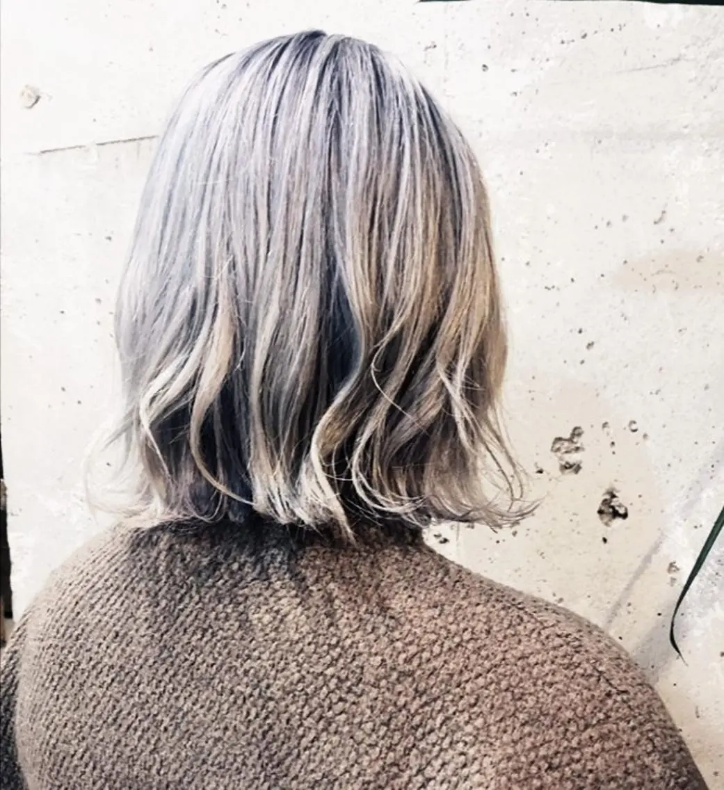 ショート ボブ 外ハネヘア Iz Hair Laboのヘアスタイル