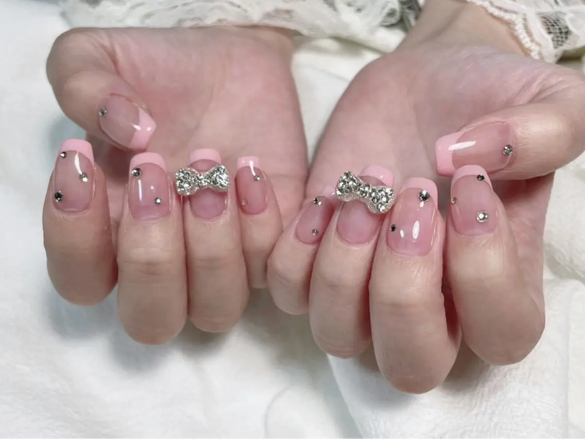 ネイル フレンチネイル リボン lucky nail 歌舞伎町のネイルデザイン
