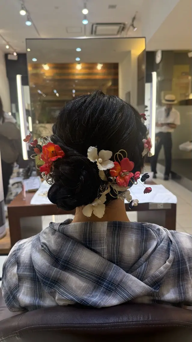ヘアアレンジ 成人式 着物ヘア 卒業式のヘアスタイル 髪飾り 三橋 彩花のヘアスタイル