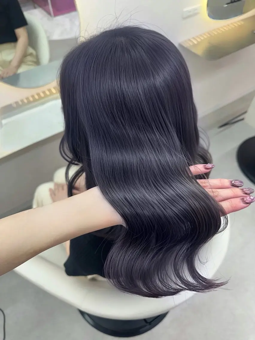 ミディアム カラー ブルーカラー ブルーラベンダー ラベンダーカラー ヘアカラー トリートメント Rio🎀ブリーチ なし透明感♡顔周り♡のヘアスタイル