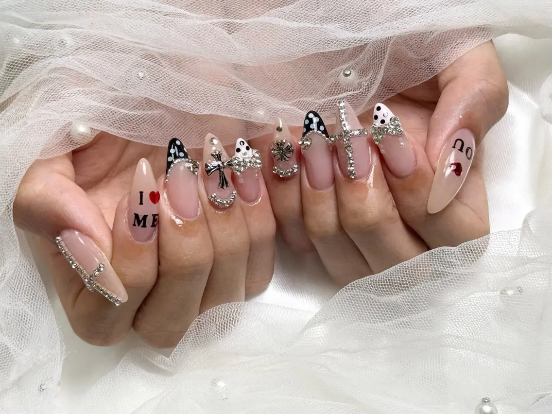 ネイル ハンドネイル Roi〈ロワ〉 Minakoのネイルデザイン