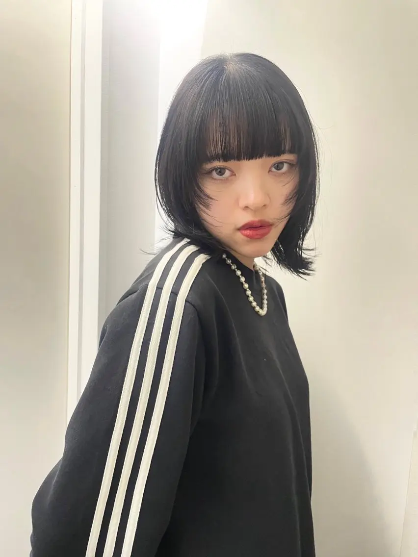 ミディアム カット ヘアカラー 🎀ボブ+ハイトーン シュカ👶🏻のヘアスタイル