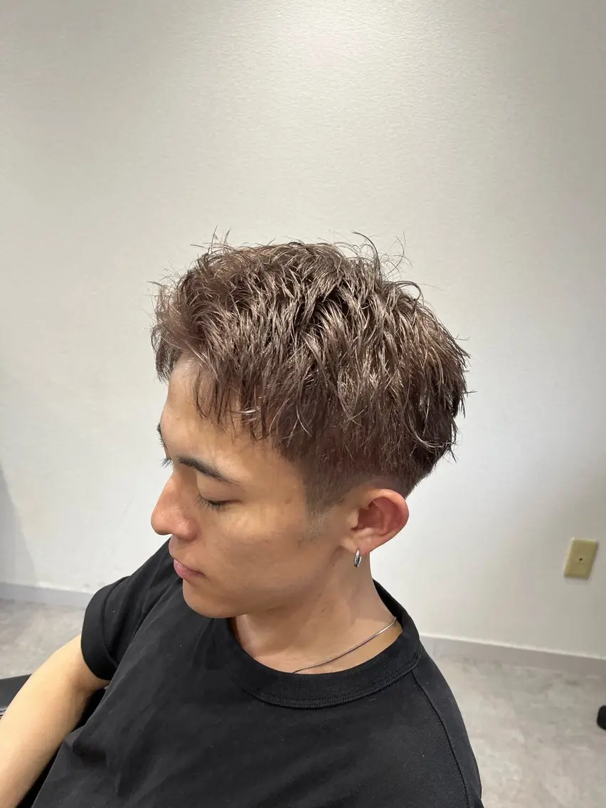 カラー ベージュカラー ブリーチ ミルクティーベージュ ヘアカラー 前島 麻南のヘアスタイル