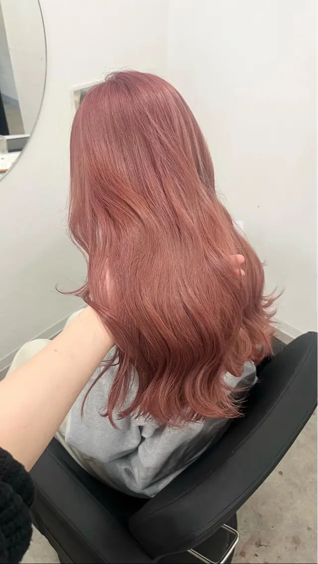 ロング カラー 透明感カラー 結羽愛のヘアスタイル
