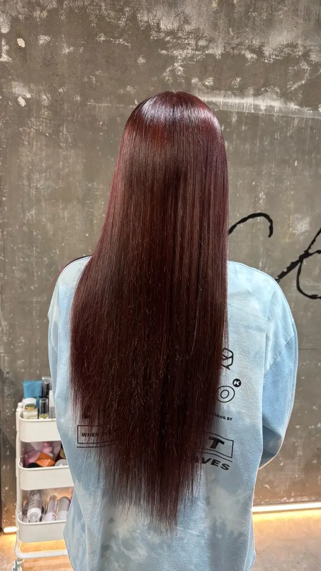 ロング ヘアカラー 𝐇𝐈𝐑𝐀 𝐘𝐀𝐌𝐀のヘアスタイル