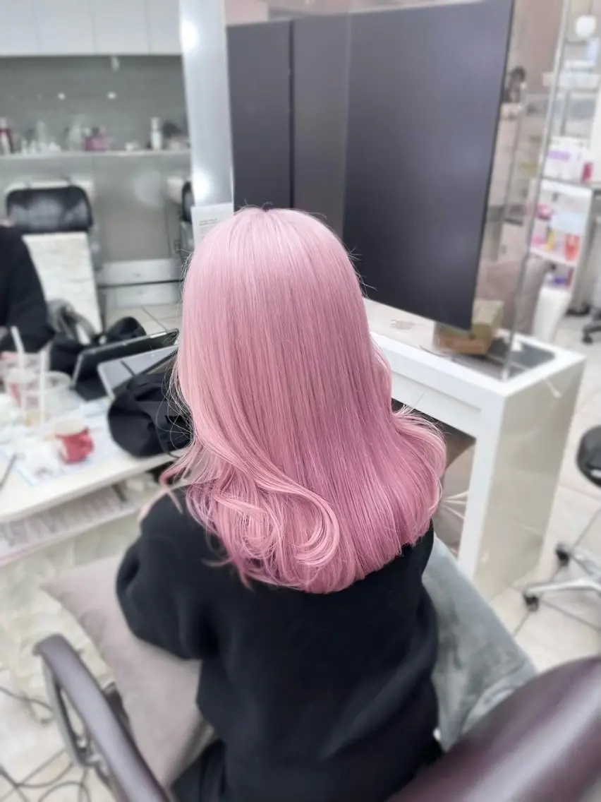 セミロング カラー ブリーチ ピンクカラー 韓国レイヤー×モテ髪 /MITSUKI🤍のヘアスタイル