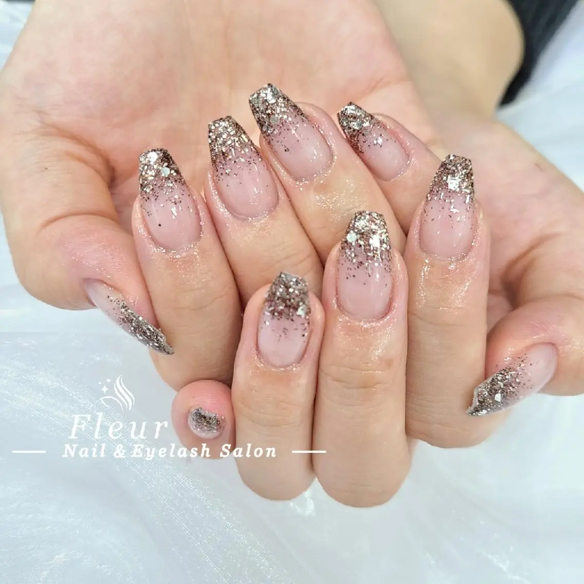 ネイル ゴールド グラデーション ラメ(グリッター) ラメグラデーション nail&eye ♡Fleur♡のネイルデザイン