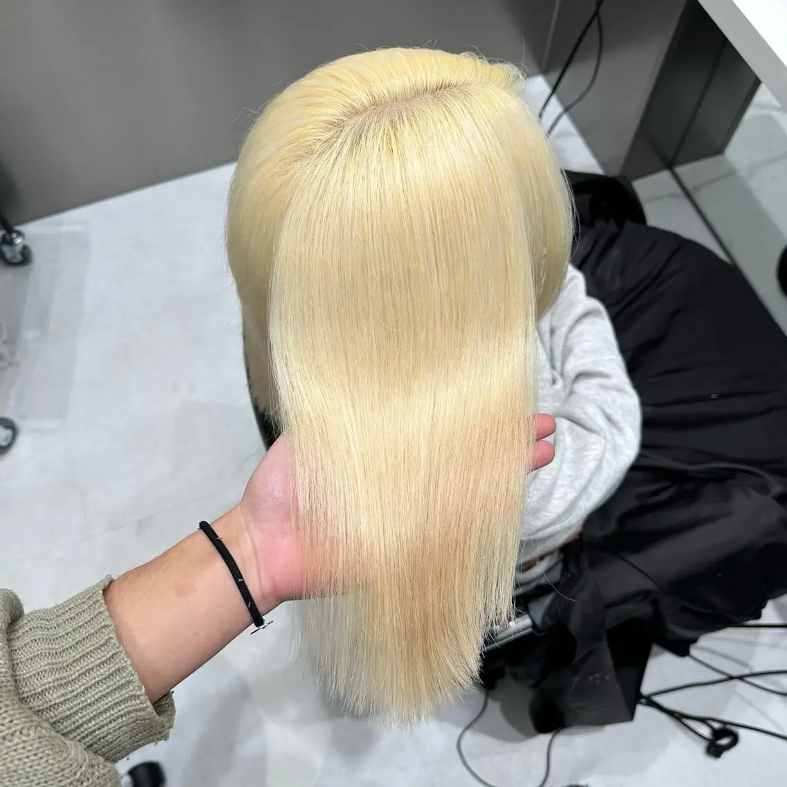 セミロング カラー ヘアカラー トリートメント 💫艶ハイトーン×髪 質改善💫リュウトのヘアスタイル