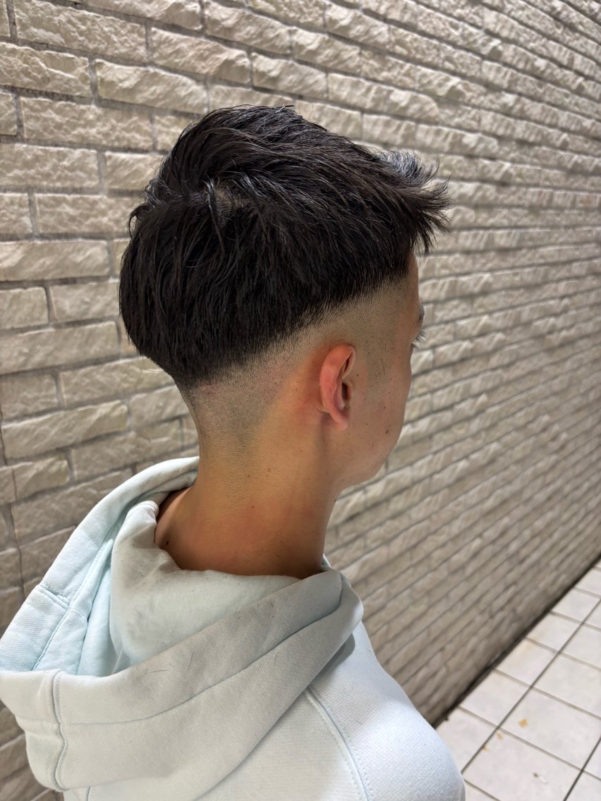 ショート メンズ 【メンズ特化】セン ターパート/保坂太一のヘアスタイル