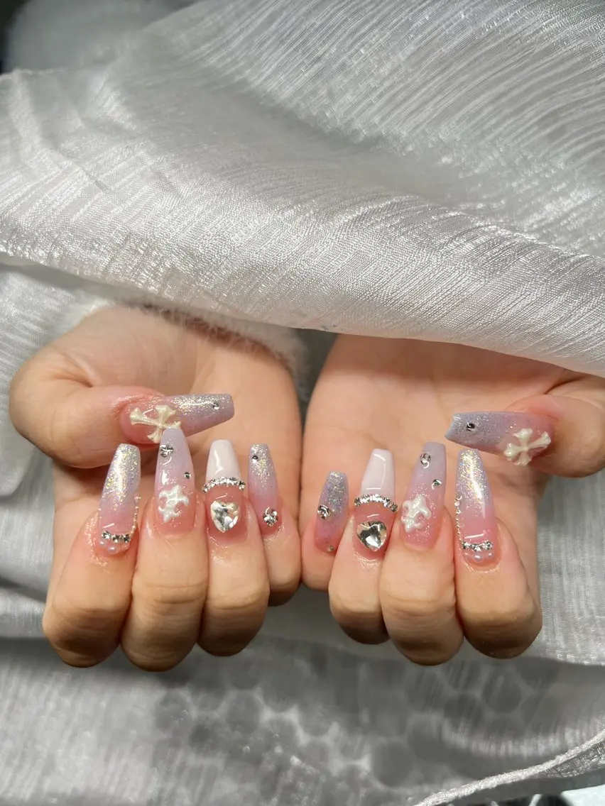 ネイル オーロラネイル チークネイル 長さ出し フットネイル フレンチネイル ハンドネイル Lee Nails チップ長さだし専門店のネイルデザイン