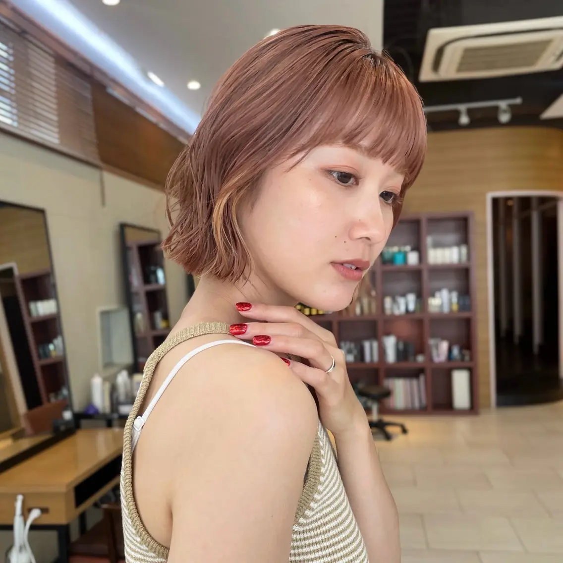 ショート カラー ボブ 顔まわり🥨レイヤー /透明感/水口舞奈のヘアスタイル