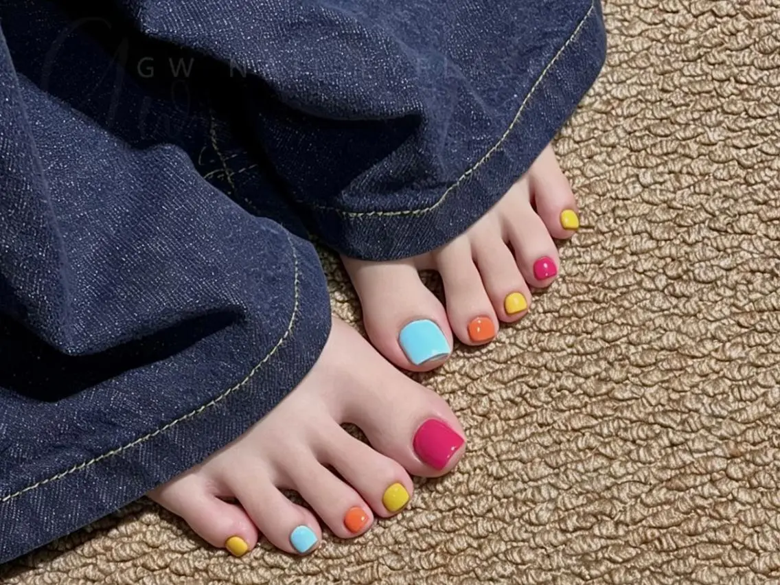 ネイル オーロラネイル チークネイル 長さ出し フットネイル フレンチネイル フットネイル NEW NAIL💞 Ka Kaのネイルデザイン