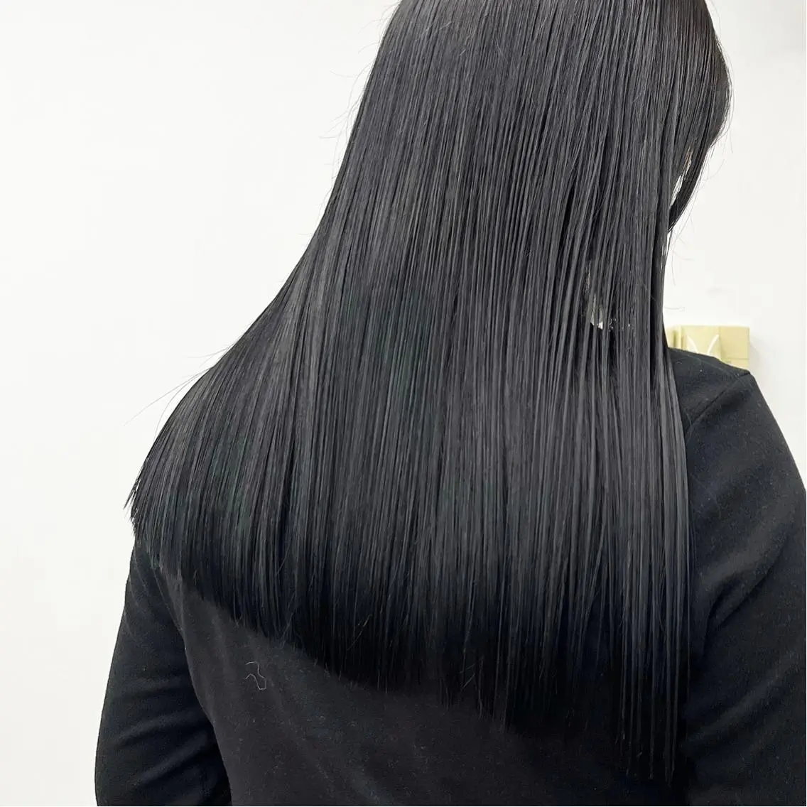 ロング カラー ヘアアレンジ 黒髪 ブリーチ ブルーカラー ブルーブラック ブリーチなしカラー カット ヘアカラー トリートメント No1韓国風レイヤー &カチモリ✨ /サキのヘアスタイル