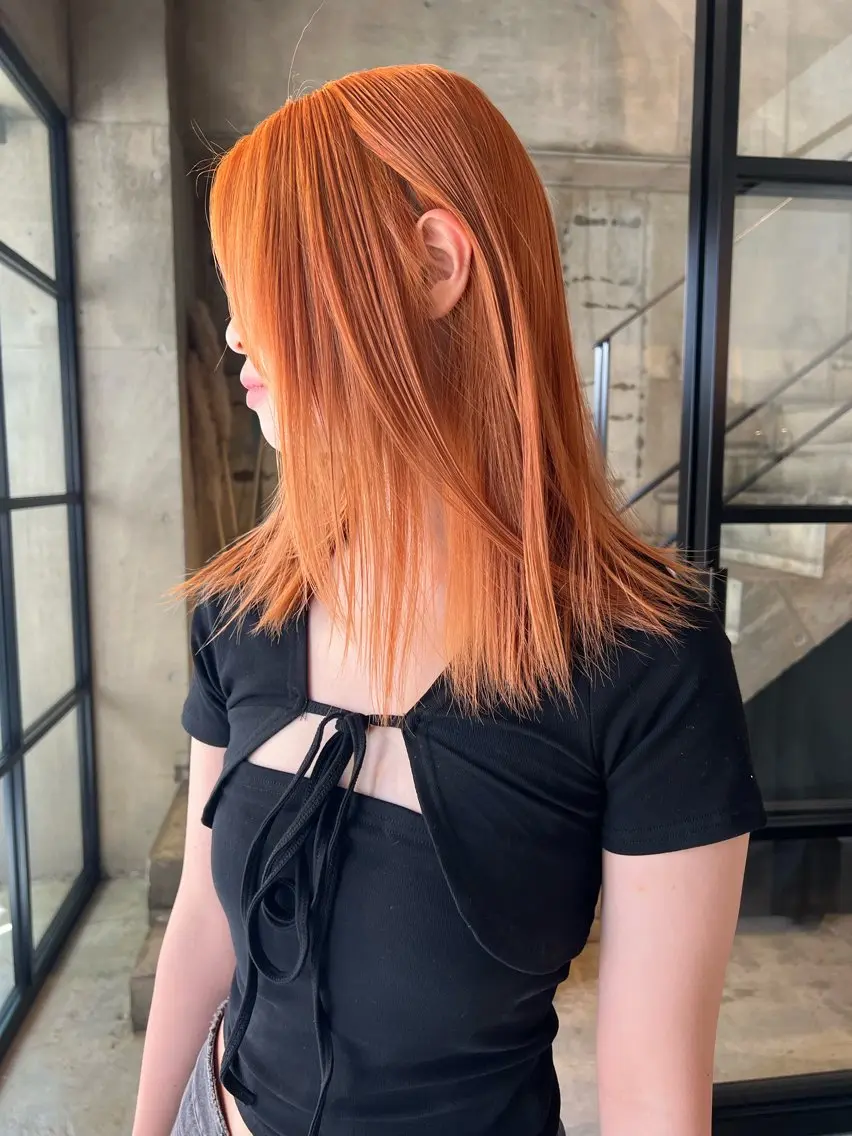 セミロング カット ヘアカラー トリートメント 乕谷 美潮のヘアスタイル
