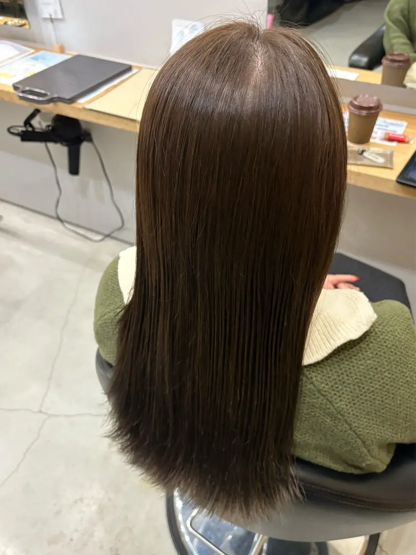 ロング カラー オレンジ 伊藤 紗優のヘアスタイル