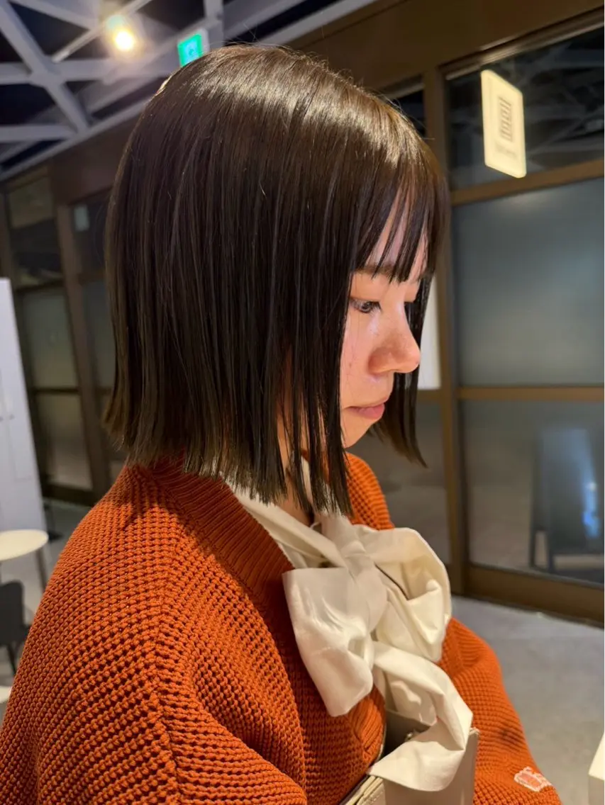 ショート カラー 切りっぱなしボブ 透明感カラー ダークグレー ダークグレージュ グレージュ ヘアカラー 中野 芽郁のヘアスタイル