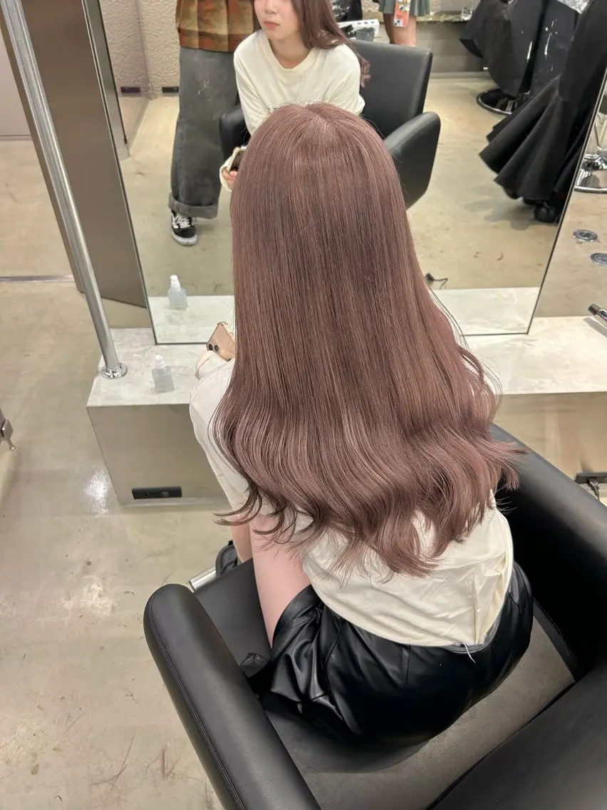 ロング カラー ベージュカラー ブリーチ ブラウンカラー ブラウンベージュ ✅ケアブリーチ✅ トヨオカ ノブヒデのヘアスタイル