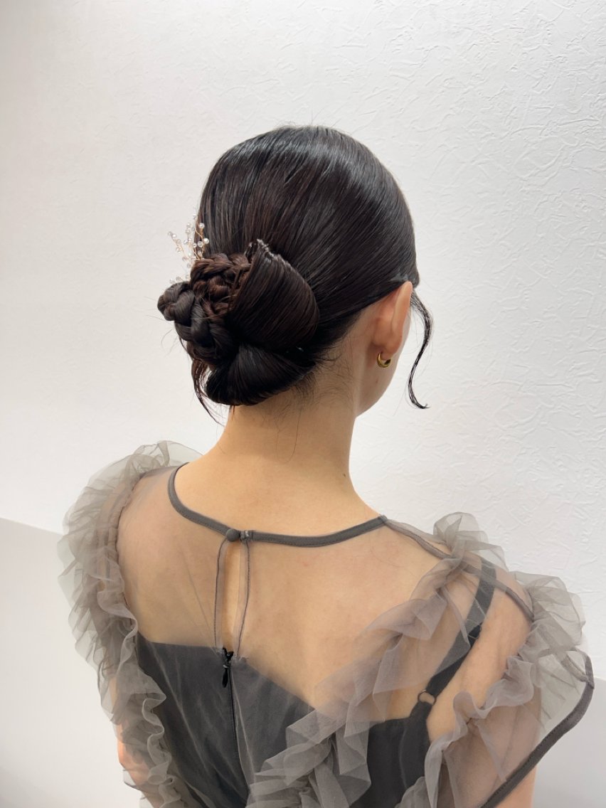 セミロング ヘアアレンジ ヘアセット 薄田 珠美のヘアスタイル