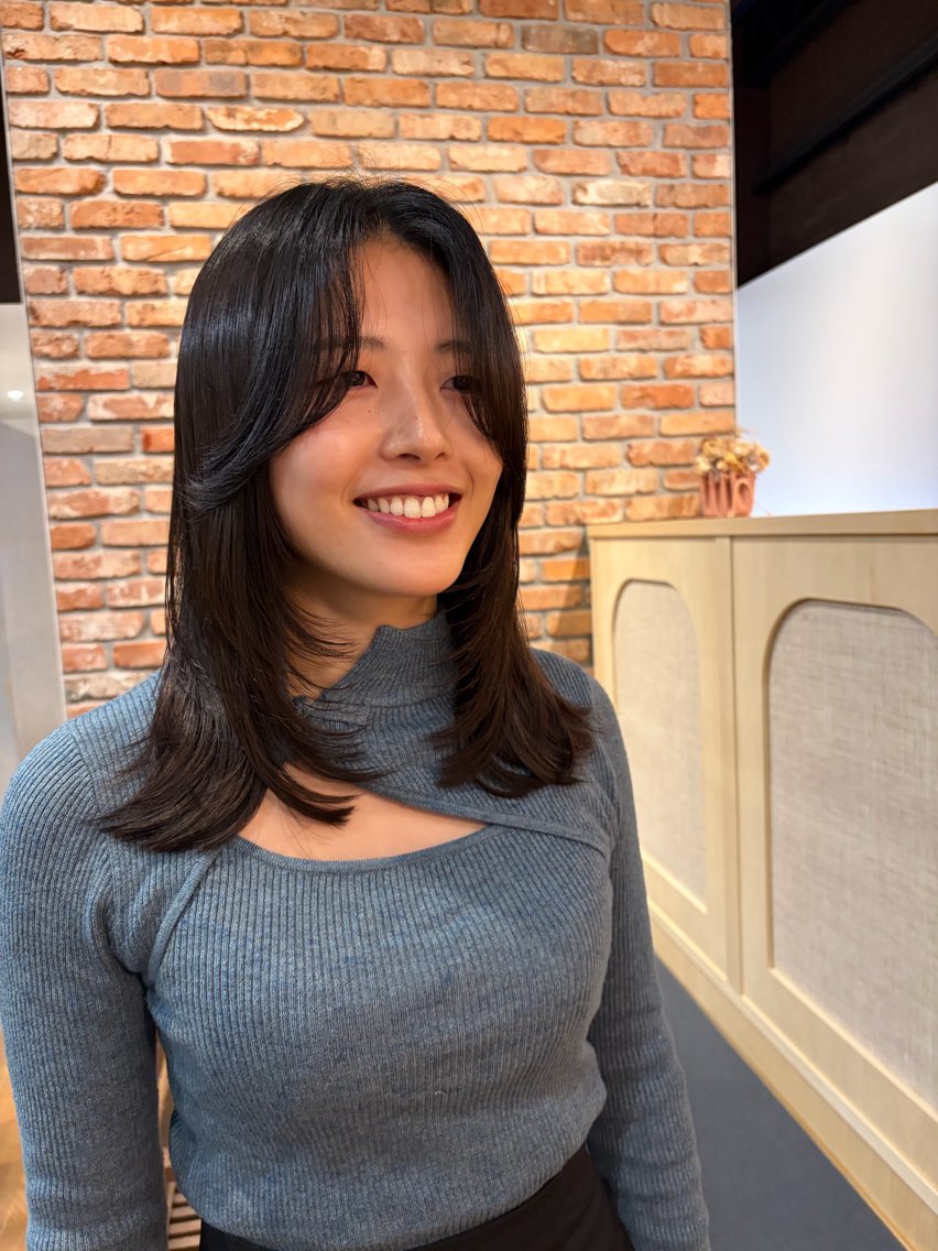 セミロング レイヤーカット Suzu🪽 大宮美容室のヘアスタイル