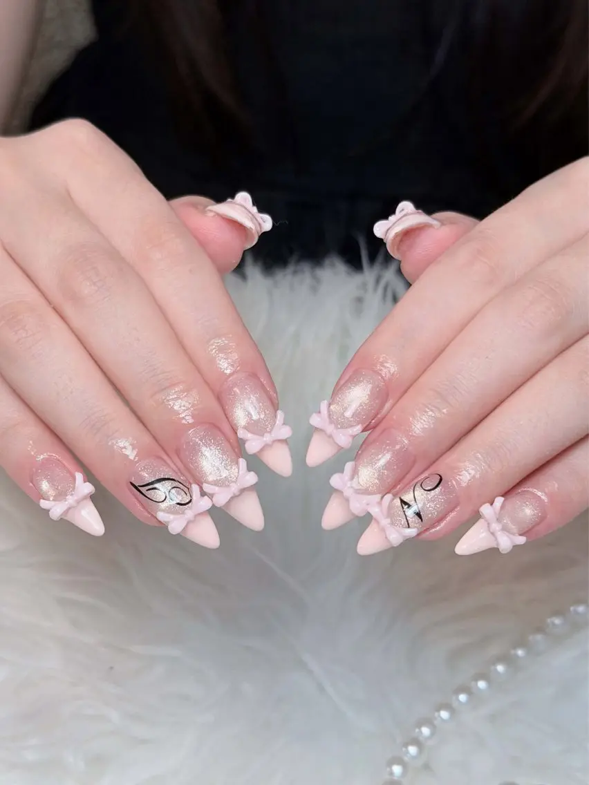 ネイル チークネイル ドット フレンチネイル グラデーション ハート ハンドネイル Julli NailStudioのネイルデザイン