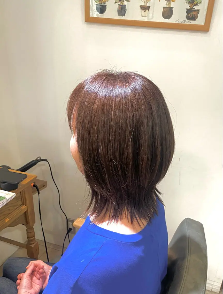 ミディアム くびれヘア レイヤーカット ウルフカット ウルフレイヤー カット ヘアカラー LiC えりのヘアスタイル
