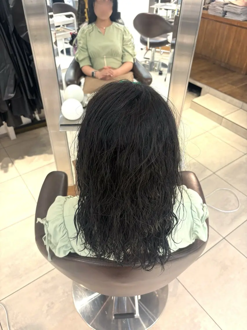 カラー 松葉 留那のヘアスタイル