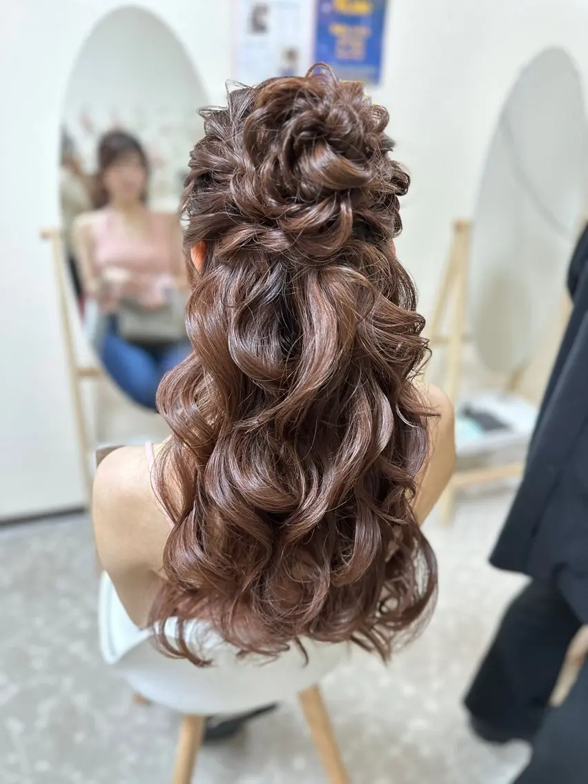 ヘアアレンジ ハーフアップ toshioka mihoのマツエク・マツパデザイン