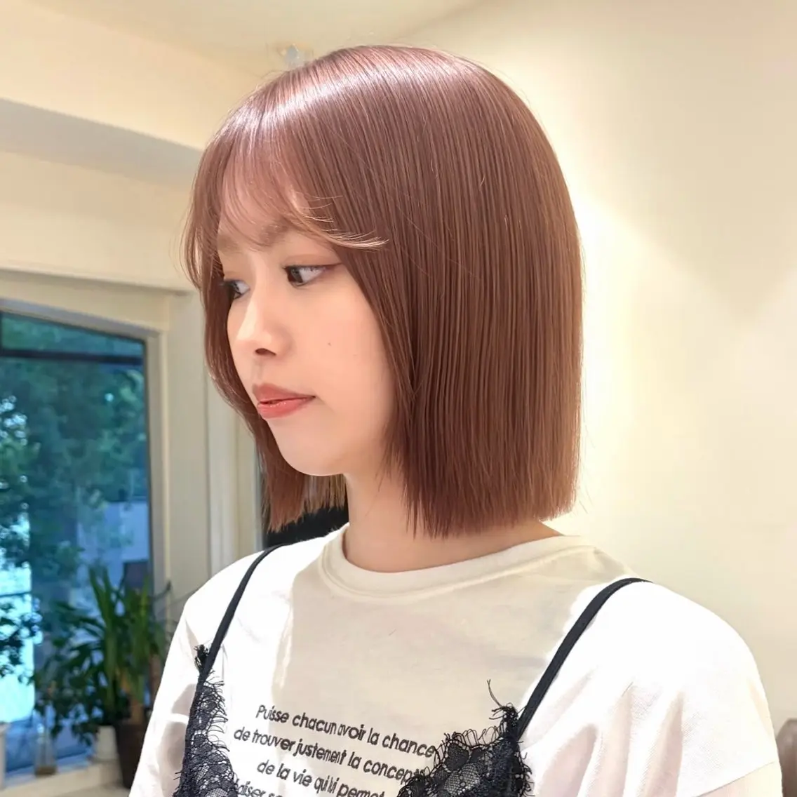 ミディアム カラー 切りっぱなしボブ ベージュカラー ブリーチ ダブルカラー ブリーチなしカラー ヘアカラー トリートメント 暖色カラー/ボブ/ 縮毛矯正/銀座/モエのその他イメージ