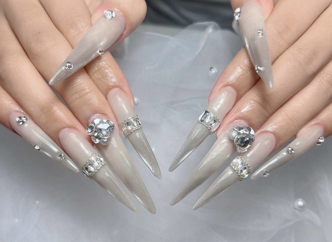 ネイル チークネイル 長さ出し フラッシュネイル フレンチネイル グラデーション ハンドネイル Lenie Nail Salonのネイルデザイン