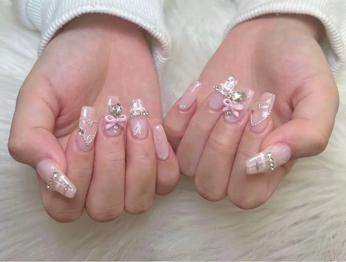 ネイル グラデーション キラキラネイル ワンカラーネイル 冬ネイル Jenn Nail Salonのネイルデザイン
