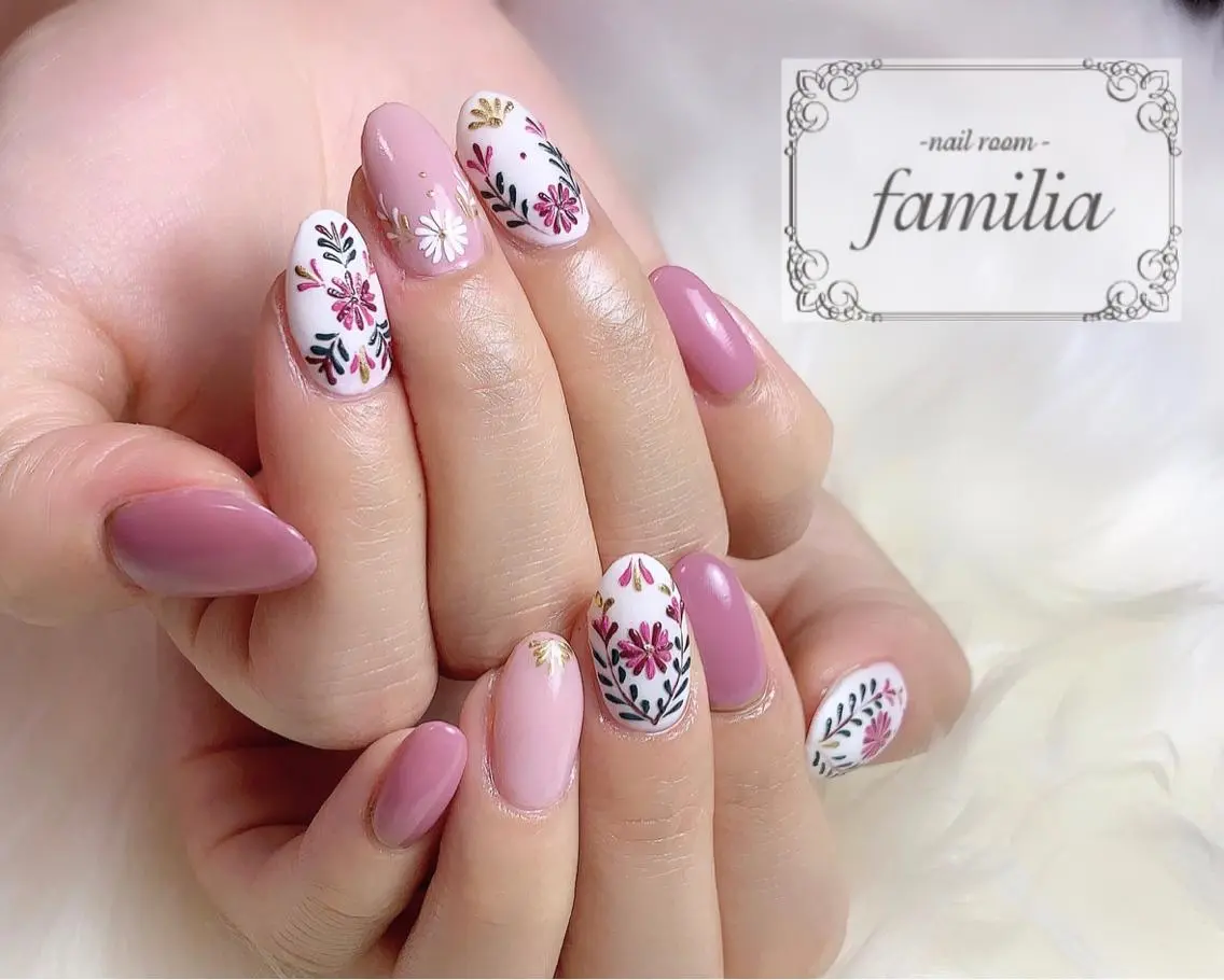 ネイル -nailroom- familiaのネイルデザイン