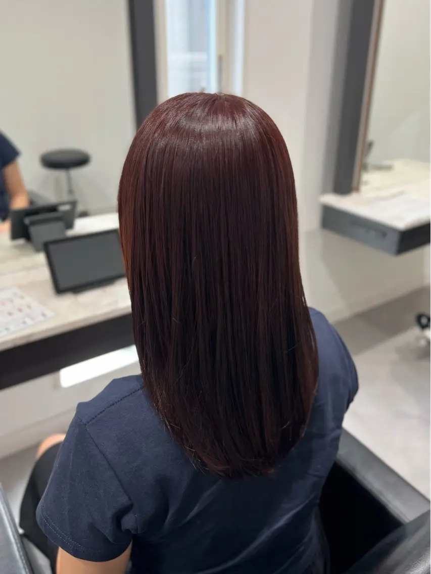セミロング カラー レッドカラー Dia ‎ アキヨシ ミユのヘアスタイル