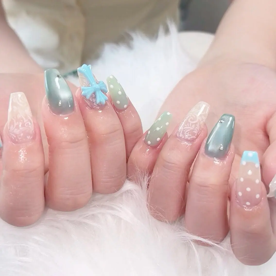 ネイル オーロラネイル 長さ出し フラッシュネイル フレンチネイル ジェルネイル ハンドネイル ハンドケア CiCi Nail Salonのネイルデザイン