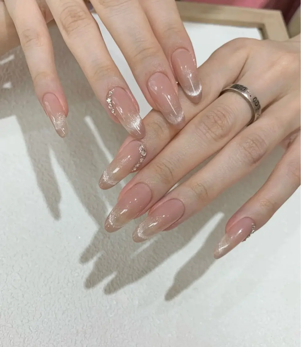 🤍チップ長さだしワンホンマグネットフレンチ +2個パーツの写真