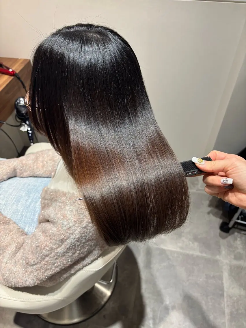 セミロング 美髪ヘア 🤍erikaのヘアスタイル