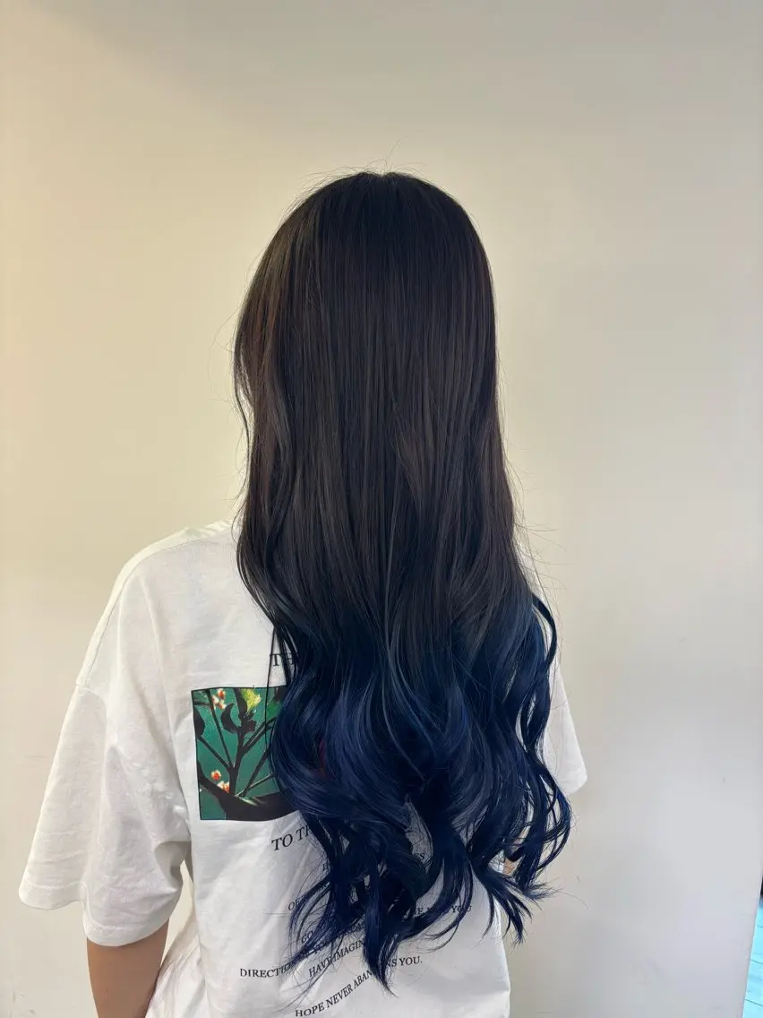 ロング カラー ブリーチ ダブルカラー グラデーションカラー カット ヘアカラー 小嶋 咲輝のヘアスタイル