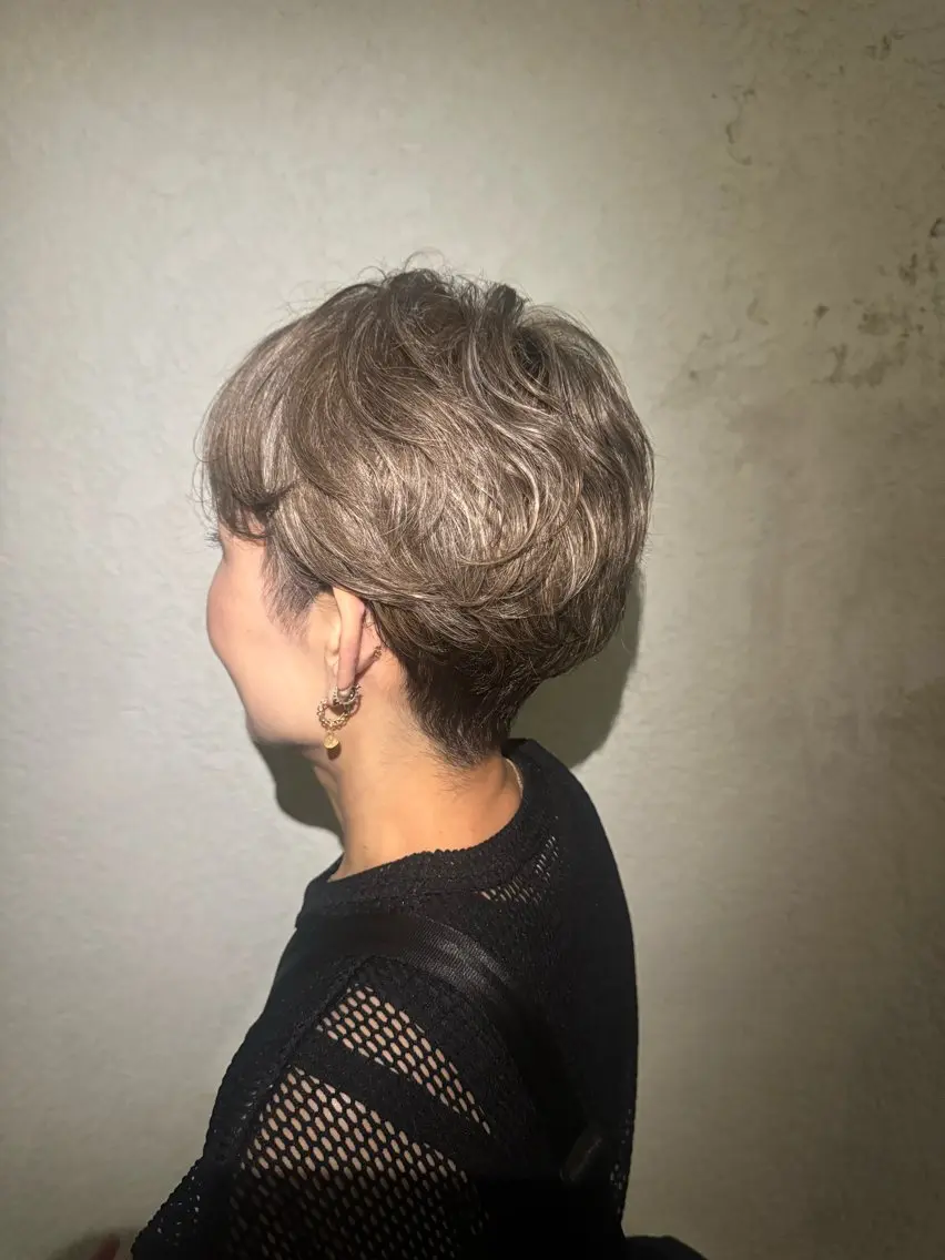 ショート ヘアカラー 松田 じゅりなのヘアスタイル