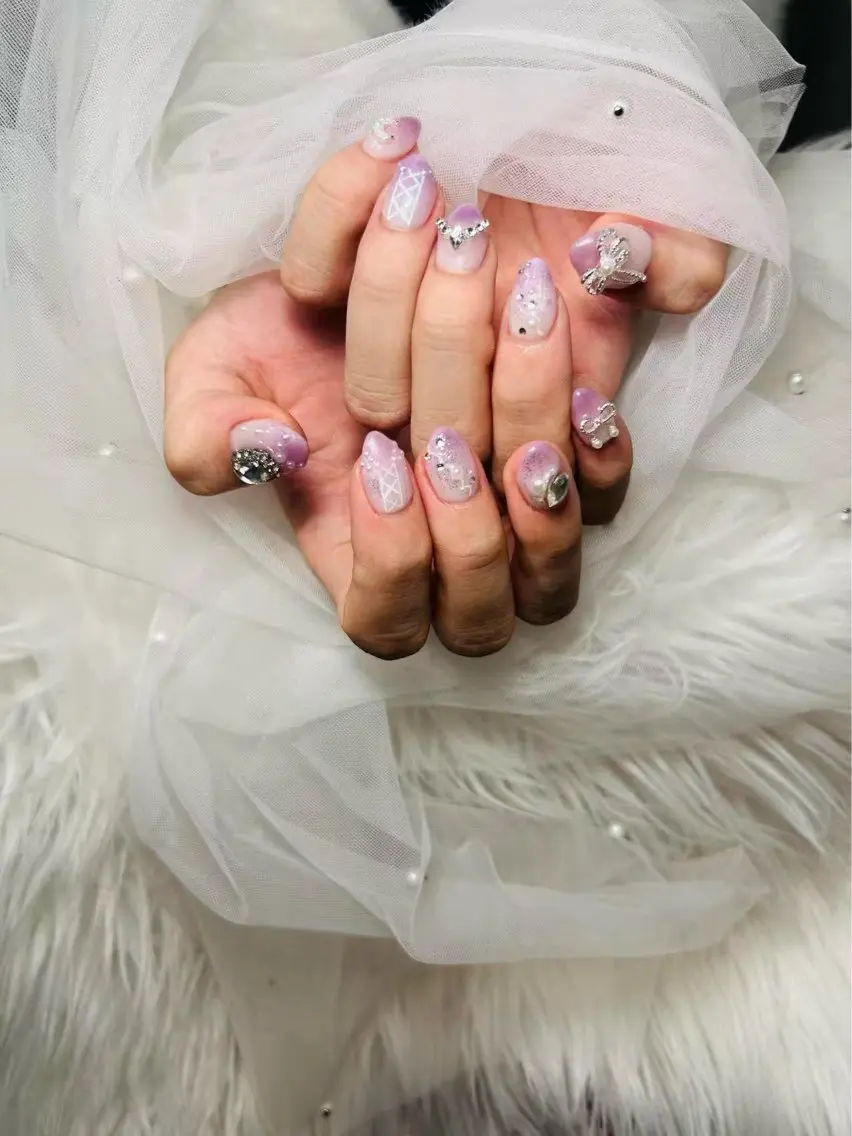 ネイル ハンドネイル 🌈 Laule'aのネイルデザイン