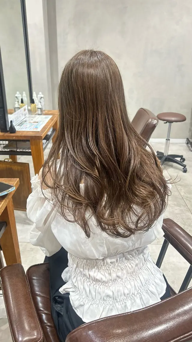 セミロング カラー ベージュカラー ブリーチ ブリーチなしカラー オリーブベージュ カット ヘアカラー オリーブベージュ/ ブリーチなし透明感のヘアスタイル