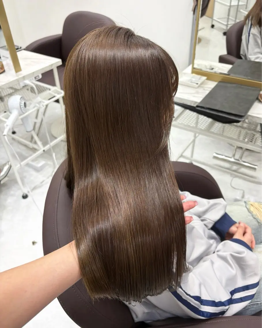 ロング カラー ブリーチ 透明感カラー オリーブカラー 横浜美容室/透明感 カラー/レイヤーのヘアスタイル