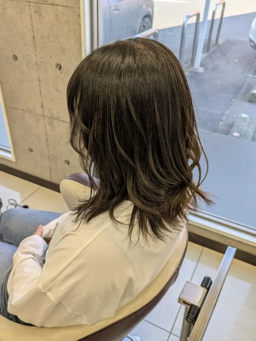 セミロング レイヤーカット カット 小林 凜のヘアスタイル