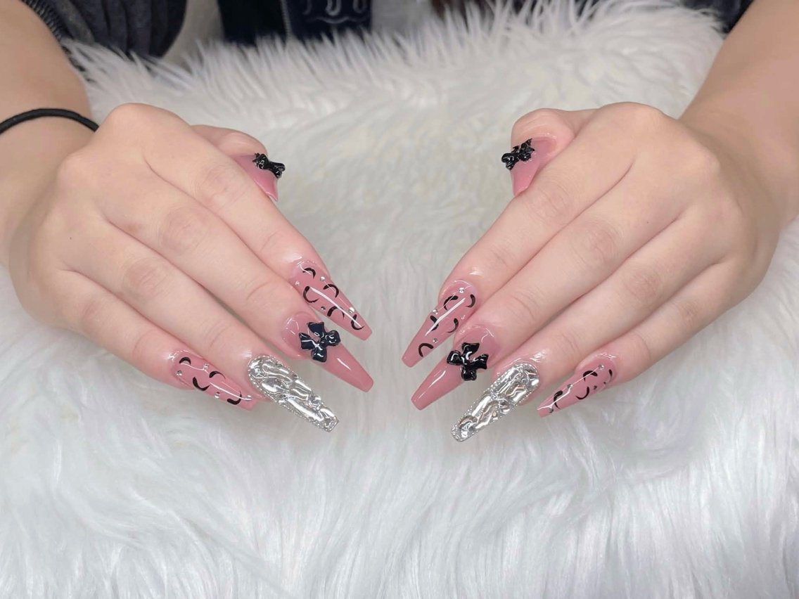 セミロング 韓国風ヘア ハンドネイル GOHOUBI Nail 心斎橋店のネイルデザイン